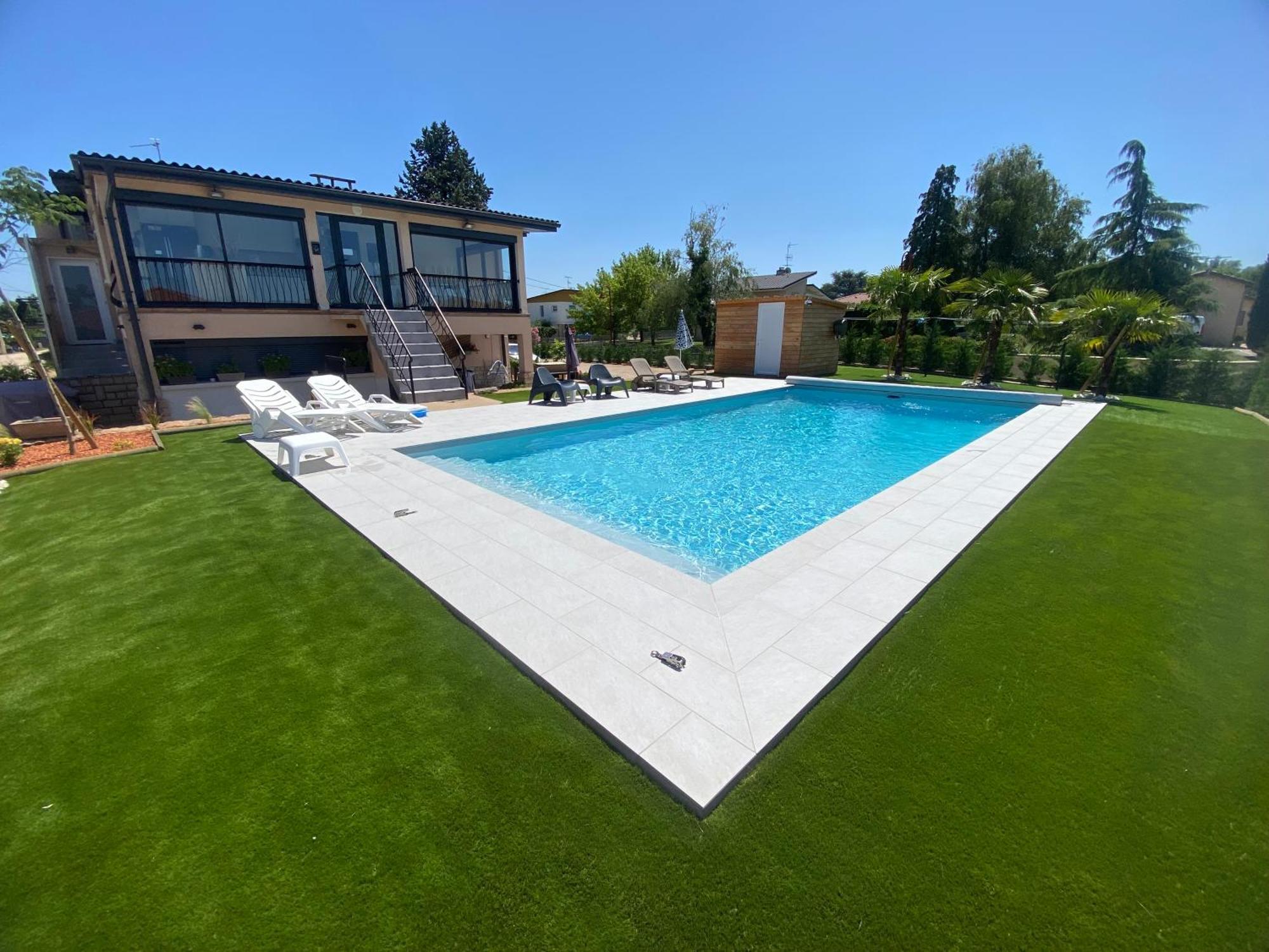 Studio Chez L'Habitant Avec Piscine Commune Grieges Exterior photo